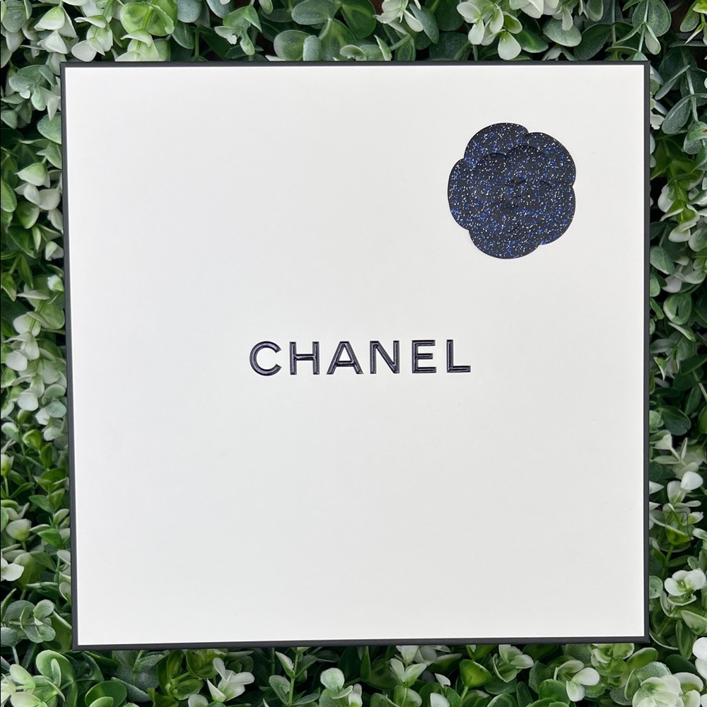 CHANEL Holiday Classic Gift Box With Limited Edition Camellia AUTHENTIC